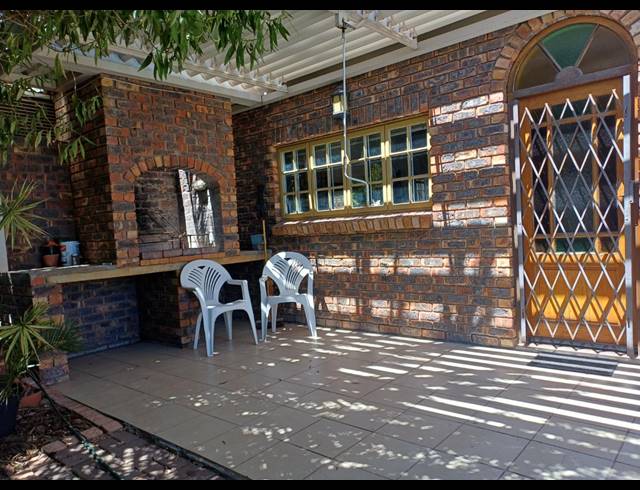 3 BEDROOM HOUSE FOR SALE IN MIDDEDORP